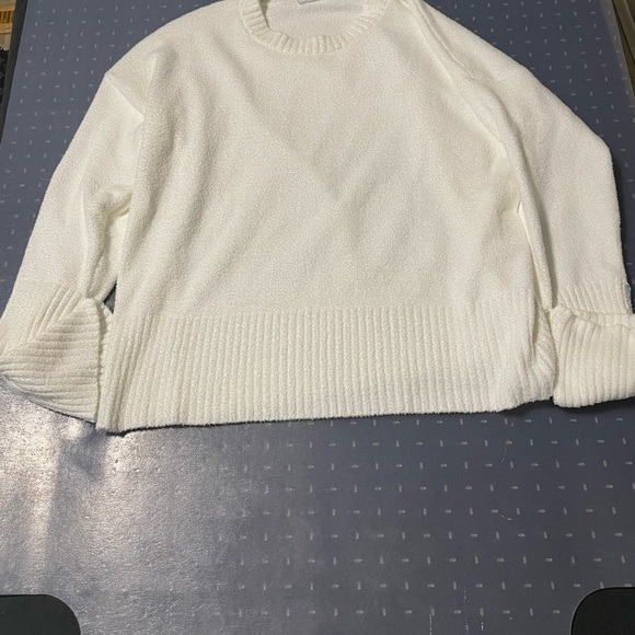 Looking For Women Sweaters That Are Comfortable And Fashionable look no more! - Picture 6 of 6